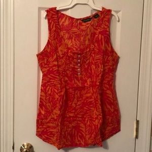 Size M sleeveless top